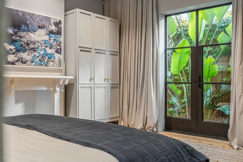 Beautifully elevated and astonishingly stylish Adelaide Home - Adelaide, Australia