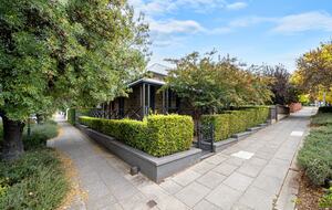 Beautifully elevated and astonishingly stylish Adelaide Home - Adelaide, Australia