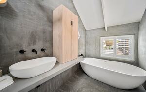 Beautifully elevated and astonishingly stylish Adelaide Home - Adelaide, Australia