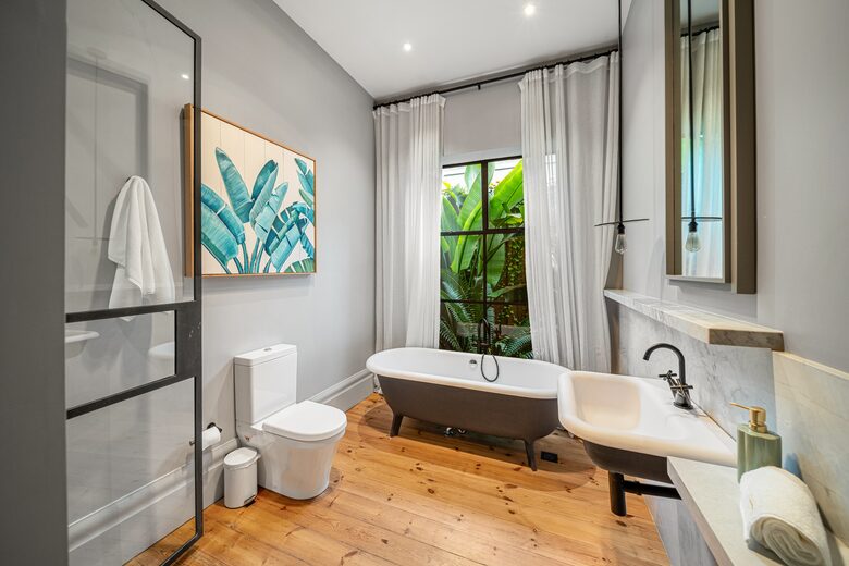 Beautifully elevated and astonishingly stylish Adelaide Home - Adelaide, Australia