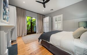 Beautifully elevated and astonishingly stylish Adelaide Home - Adelaide, Australia