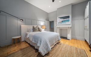 Beautifully elevated and astonishingly stylish Adelaide Home - Adelaide, Australia