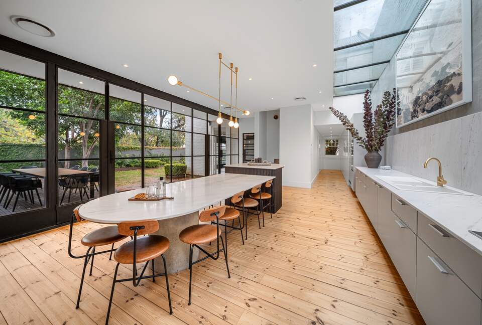 Beautifully elevated and astonishingly stylish Adelaide Home - Adelaide, Australia