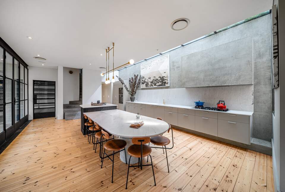 Beautifully elevated and astonishingly stylish Adelaide Home - Adelaide, Australia