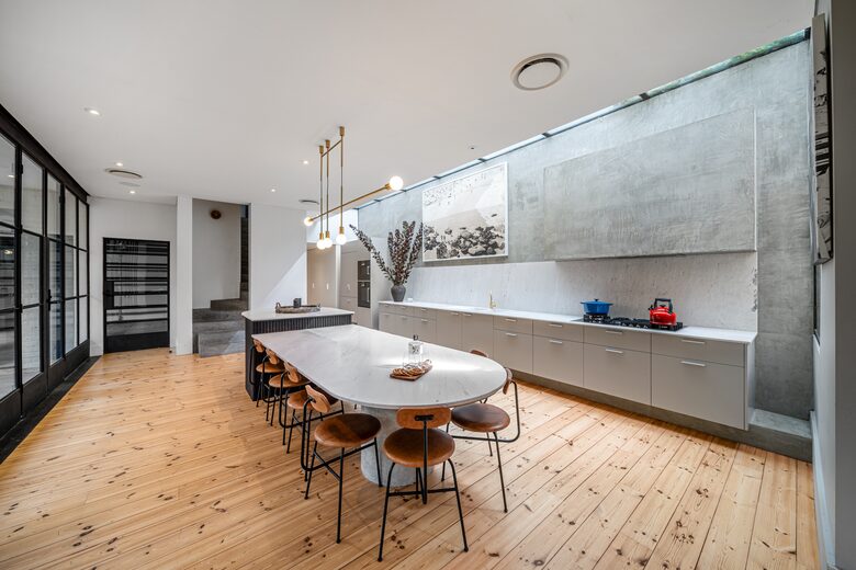 Beautifully elevated and astonishingly stylish Adelaide Home - Adelaide, Australia