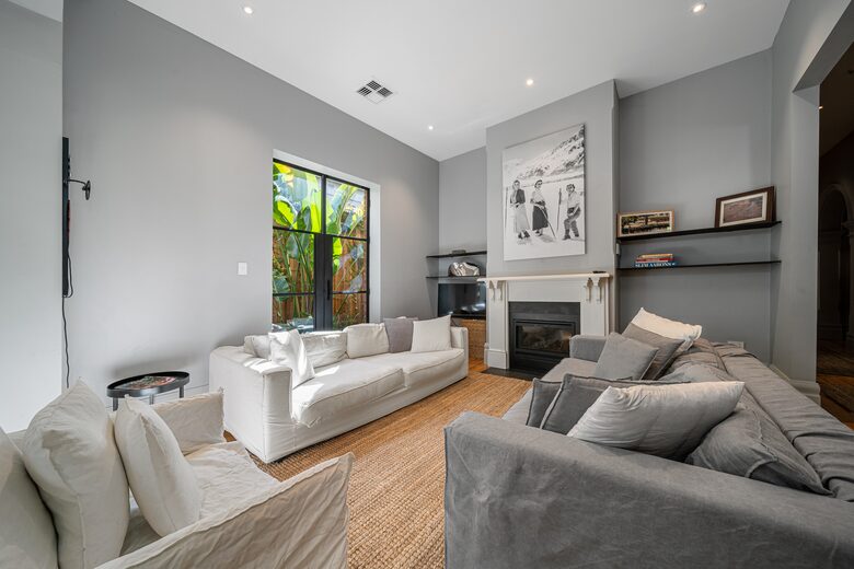 Beautifully elevated and astonishingly stylish Adelaide Home - Adelaide, Australia