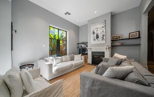 Beautifully elevated and astonishingly stylish Adelaide Home - Adelaide, Australia