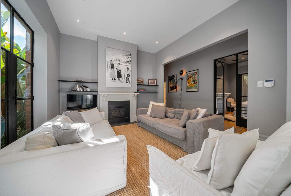 Beautifully elevated and astonishingly stylish Adelaide Home - Adelaide, Australia