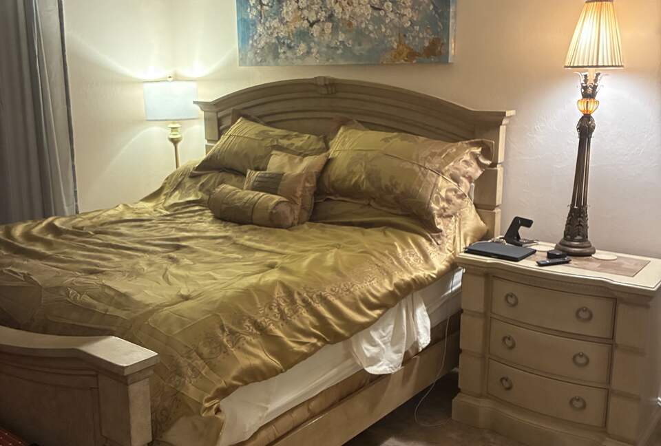 Spacious Marco Island Retreat Steps from Beaches & Shops - Marco Island, Florida