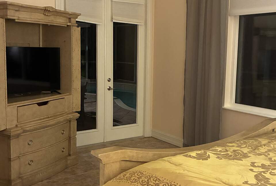 Spacious Marco Island Retreat Steps from Beaches & Shops - Marco Island, Florida