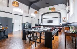 Elegant 18th-Century Hall with Modern Comforts - Edwinstowe, United Kingdom