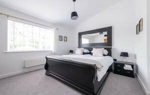 Elegant 18th-Century Hall with Modern Comforts - Edwinstowe, United Kingdom