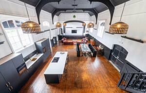 Elegant 18th-Century Hall with Modern Comforts - Edwinstowe, United Kingdom