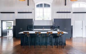 Elegant 18th-Century Hall with Modern Comforts - Edwinstowe, United Kingdom