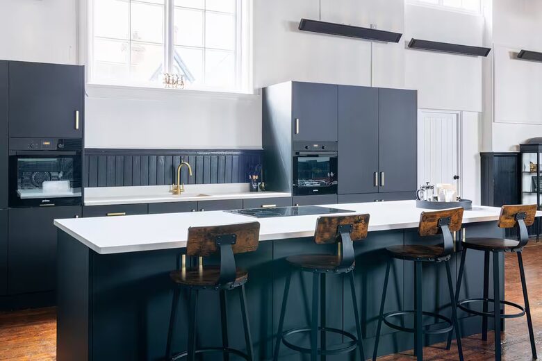 Elegant 18th-Century Hall with Modern Comforts - Edwinstowe, United Kingdom