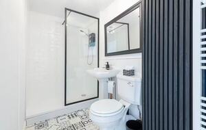 Elegant 18th-Century Hall with Modern Comforts - Edwinstowe, United Kingdom