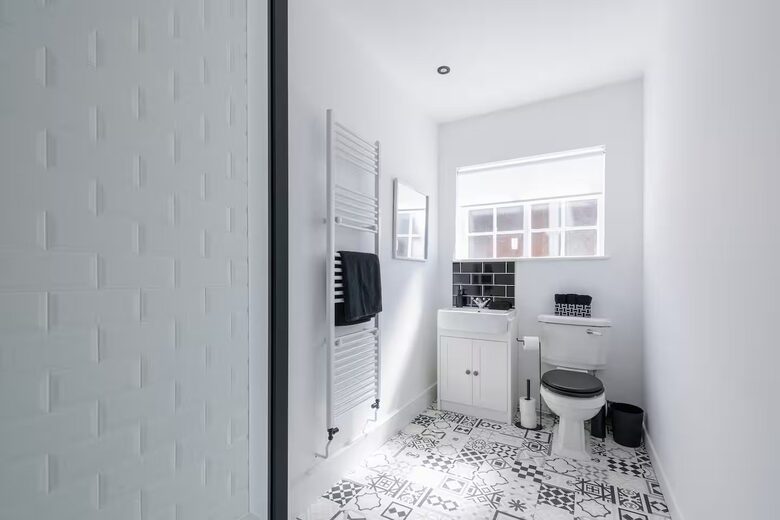 Elegant 18th-Century Hall with Modern Comforts - Edwinstowe, United Kingdom