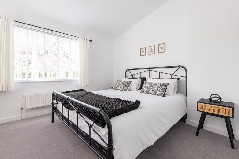 Elegant 18th-Century Hall with Modern Comforts - Edwinstowe, United Kingdom