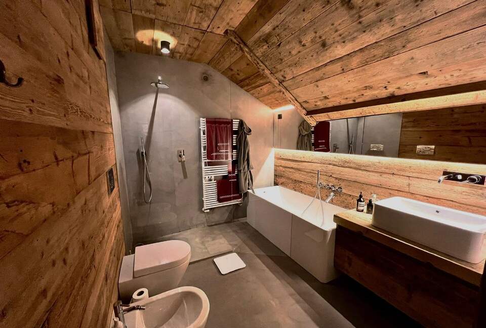 Elegant Alpine Retreat in Iconic Cortina d’Ampezzo - Cortina D'Ampezzo, Italy