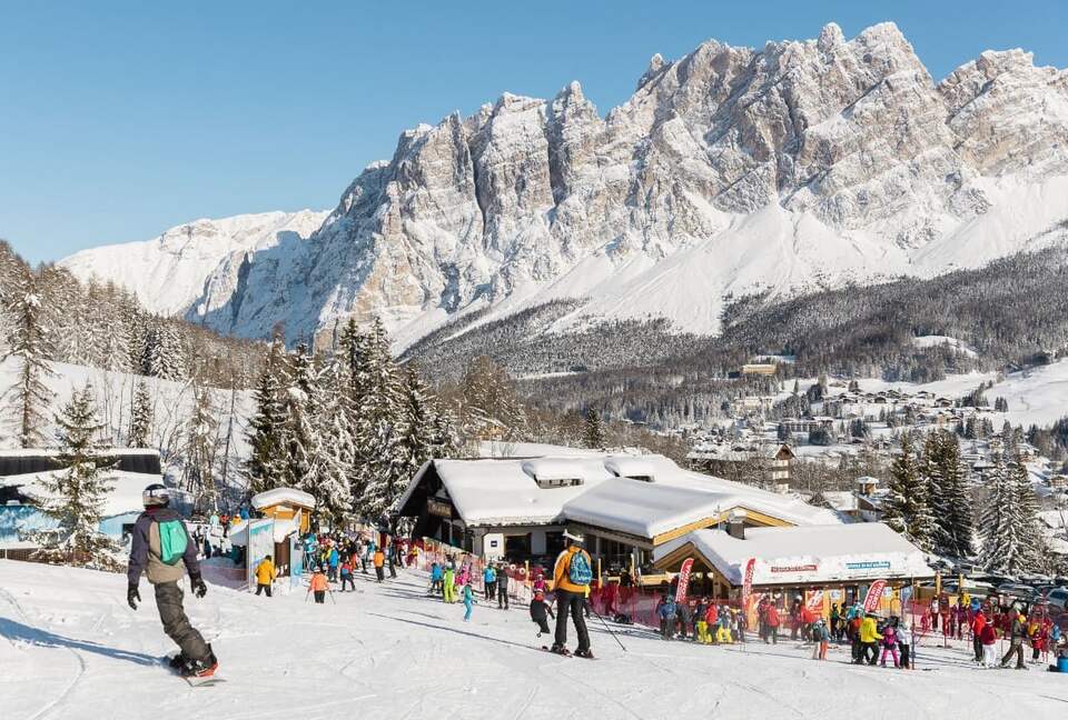 Elegant Alpine Retreat in Iconic Cortina d’Ampezzo - Cortina D'Ampezzo, Italy