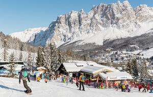 Elegant Alpine Retreat in Iconic Cortina d’Ampezzo - Cortina D'Ampezzo, Italy