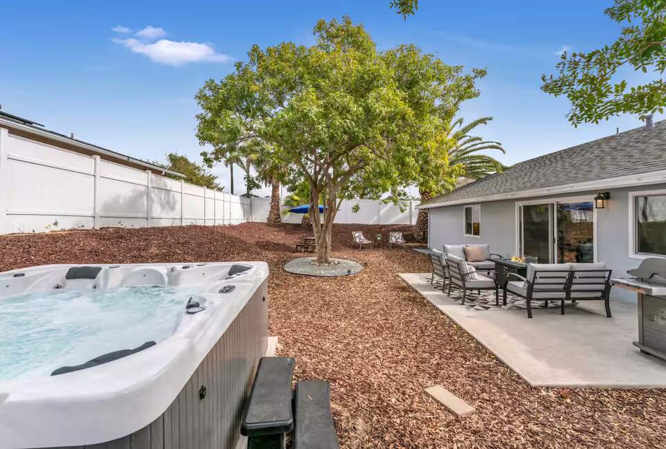 Modern San Diego Retreat w/ Hot Tub Near Beach & Downtown - San Diego, California