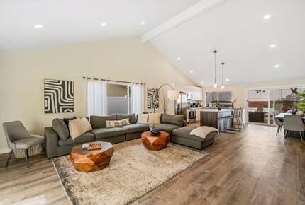 Modern San Diego Retreat w/ Hot Tub Near Beach & Downtown - San Diego, California