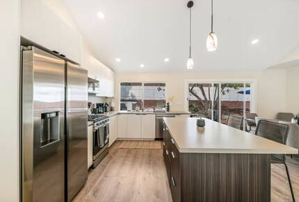 Modern San Diego Retreat w/ Hot Tub Near Beach & Downtown - San Diego, California