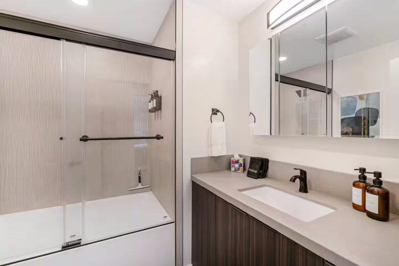 Modern San Diego Retreat w/ Hot Tub Near Beach & Downtown - San Diego, California