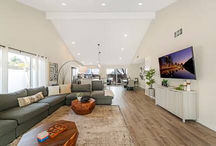 Modern San Diego Retreat w/ Hot Tub Near Beach & Downtown - San Diego, California