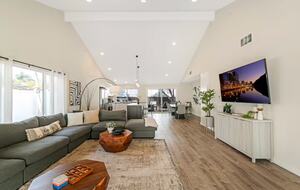 Modern San Diego Retreat w/ Hot Tub Near Beach & Downtown - San Diego, California