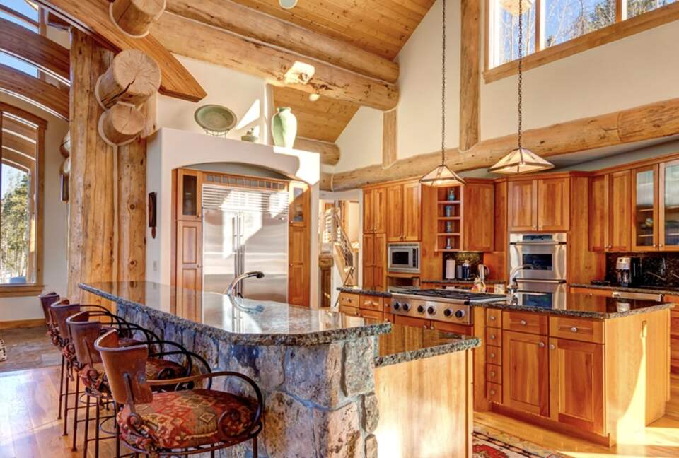 Point View Place - Moving Mountains - Breckenridge, Colorado