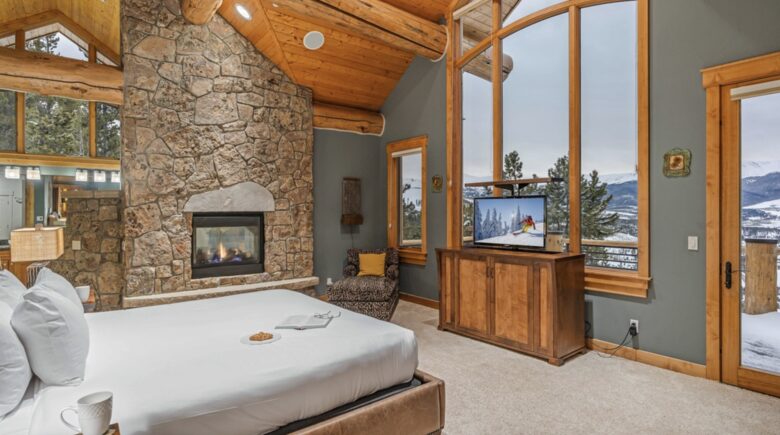 Point View Place - Moving Mountains - Breckenridge, Colorado