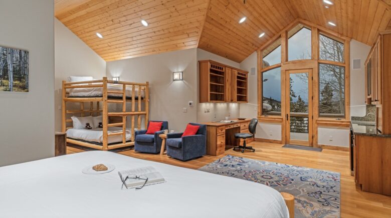 Point View Place - Moving Mountains - Breckenridge, Colorado