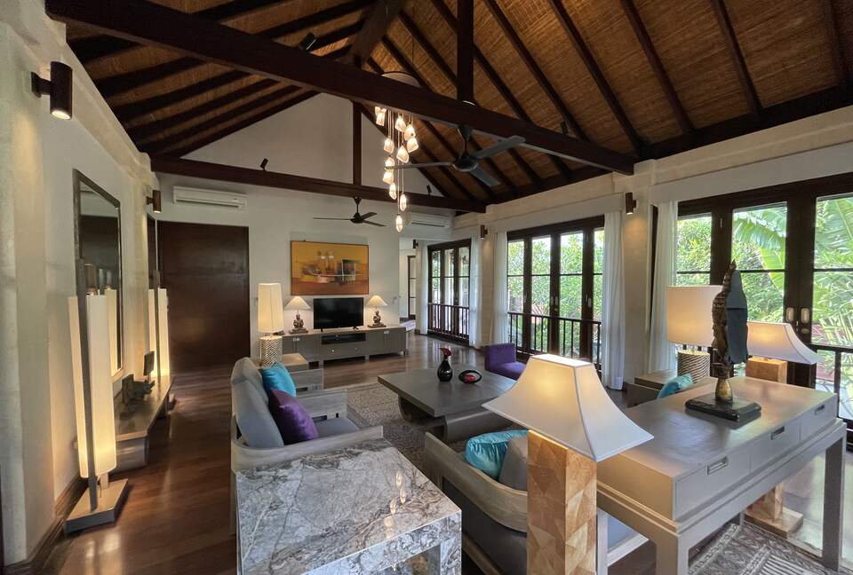 Elegant Jimbaran Retreat with Resort Amenities & Lush Privacy - Jimbaran Bay, Indonesia