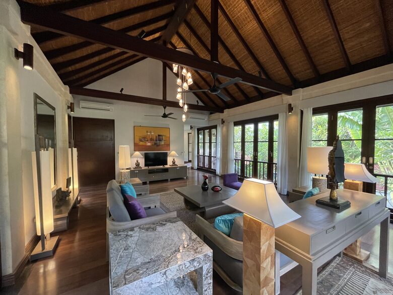 Elegant Jimbaran Retreat with Resort Amenities & Lush Privacy - Jimbaran Bay, Indonesia