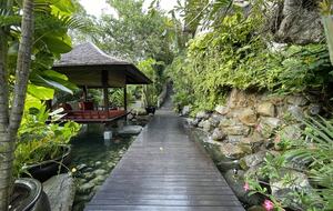 Elegant Jimbaran Retreat with Resort Amenities & Lush Privacy - Jimbaran Bay, Indonesia