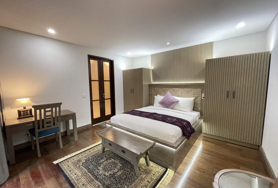 Elegant Jimbaran Retreat with Resort Amenities & Lush Privacy - Jimbaran Bay, Indonesia