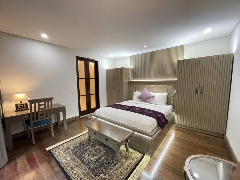 Elegant Jimbaran Retreat with Resort Amenities & Lush Privacy - Jimbaran Bay, Indonesia