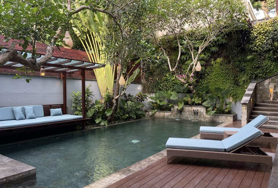 Elegant Jimbaran Retreat with Resort Amenities & Lush Privacy - Jimbaran Bay, Indonesia