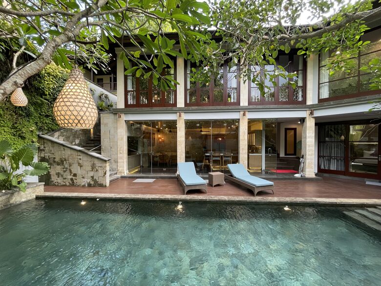 Elegant Jimbaran Retreat with Resort Amenities & Lush Privacy - Jimbaran Bay, Indonesia