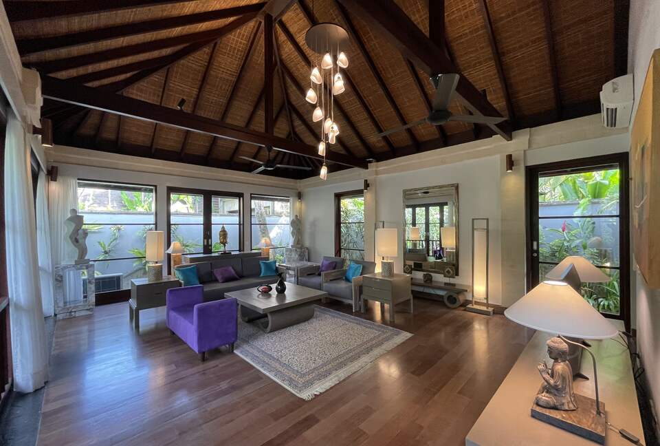 Elegant Jimbaran Retreat with Resort Amenities & Lush Privacy - Jimbaran Bay, Indonesia