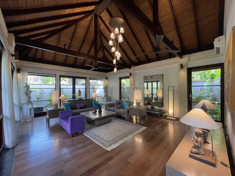 Elegant Jimbaran Retreat with Resort Amenities & Lush Privacy - Jimbaran Bay, Indonesia