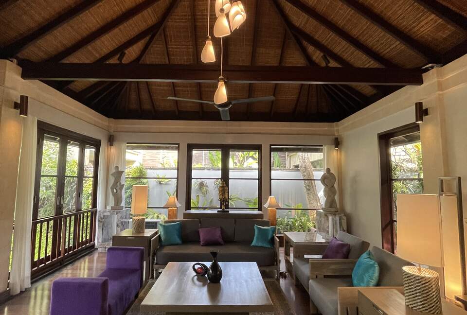 Elegant Jimbaran Retreat with Resort Amenities & Lush Privacy - Jimbaran Bay, Indonesia