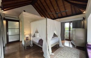 Elegant Jimbaran Retreat with Resort Amenities & Lush Privacy - Jimbaran Bay, Indonesia