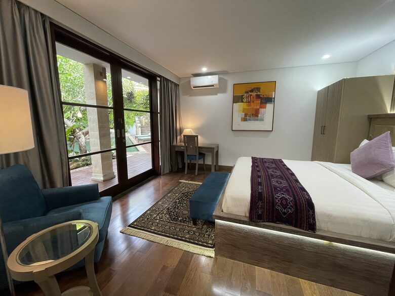 Elegant Jimbaran Retreat with Resort Amenities & Lush Privacy - Jimbaran Bay, Indonesia