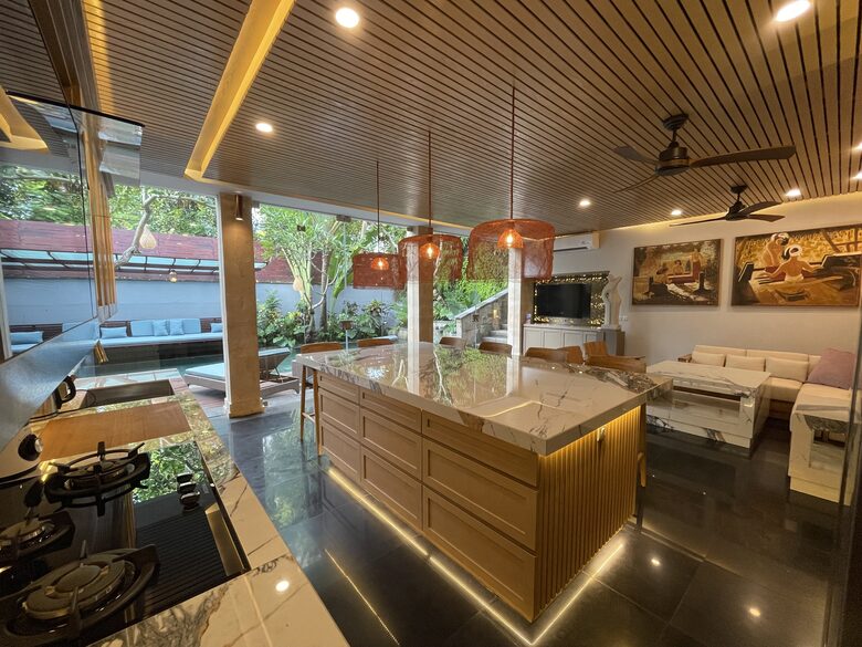 Elegant Jimbaran Retreat with Resort Amenities & Lush Privacy - Jimbaran Bay, Indonesia