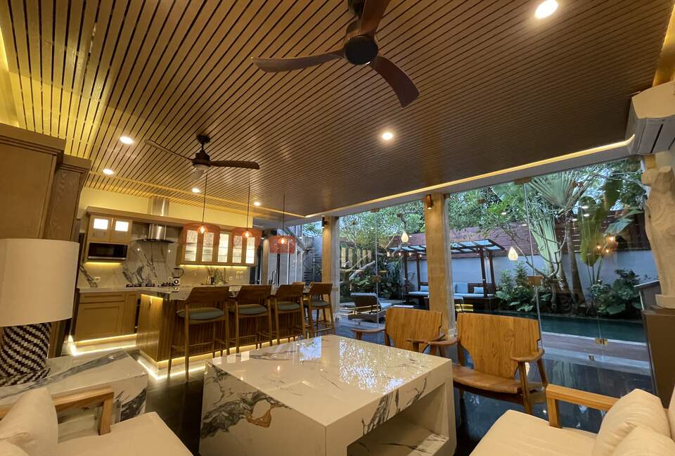 Elegant Jimbaran Retreat with Resort Amenities & Lush Privacy - Jimbaran Bay, Indonesia