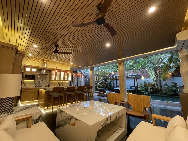 Elegant Jimbaran Retreat with Resort Amenities & Lush Privacy - Jimbaran Bay, Indonesia