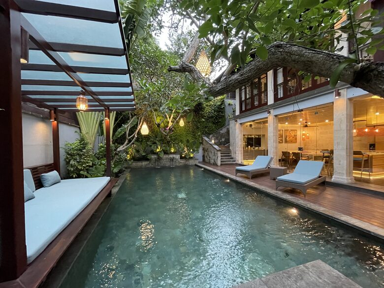 Elegant Jimbaran Retreat with Resort Amenities & Lush Privacy - Jimbaran Bay, Indonesia